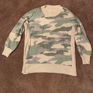 aerie pullover. Never worn. Size- S. oversize fit